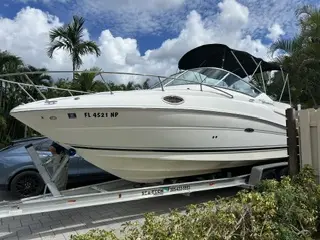 Sea Ray 240 Sundancer - Image 2