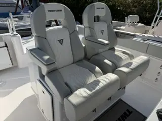 Twin Vee 28 GF - Image 8