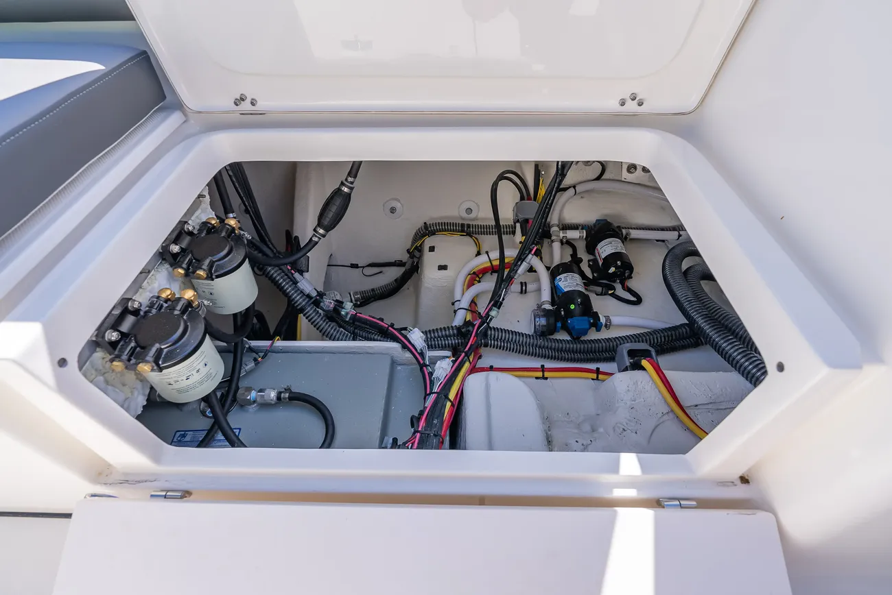 Sea Born LX27 Center Console - Image 33