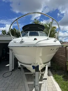 Sea Ray 240 Sundancer - Image 3