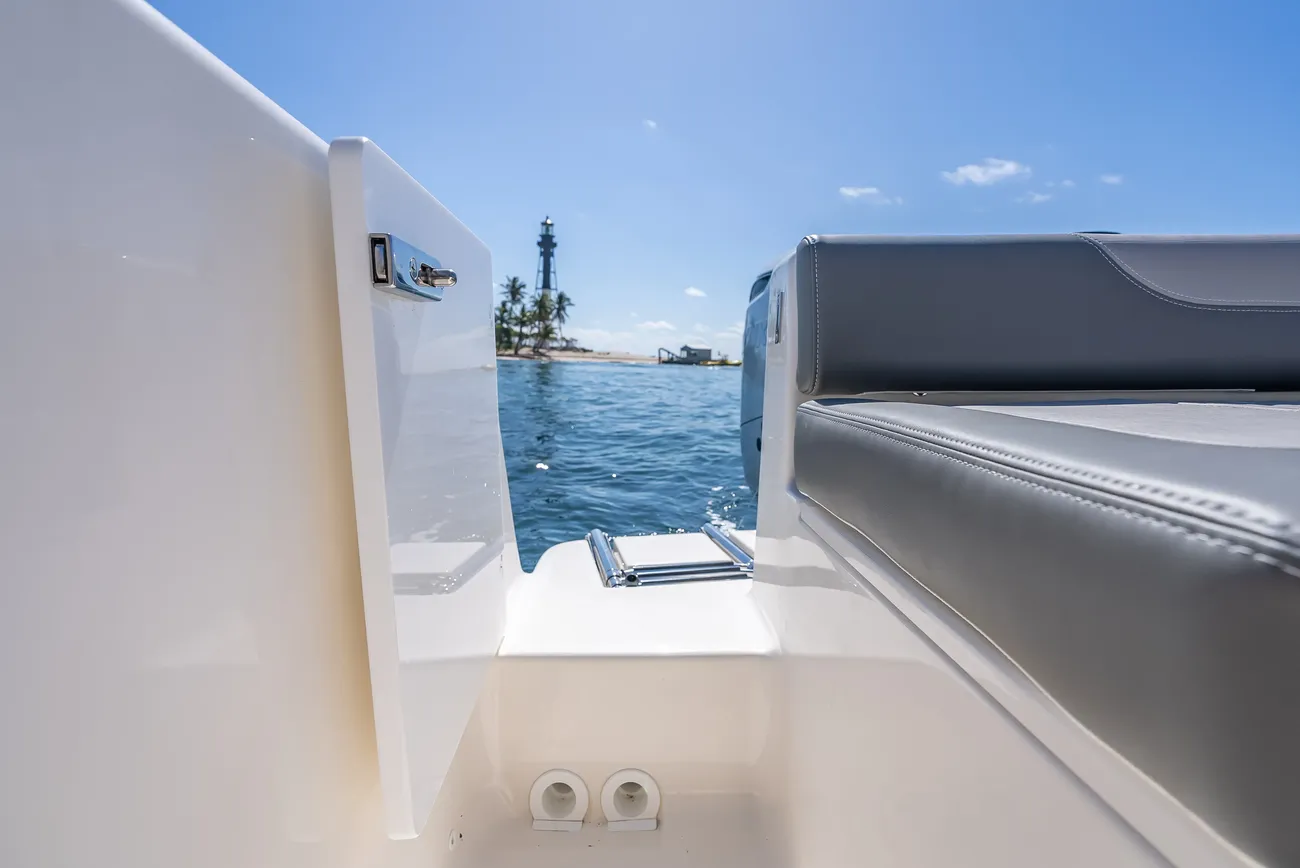 Sea Born LX27 Center Console - Image 27