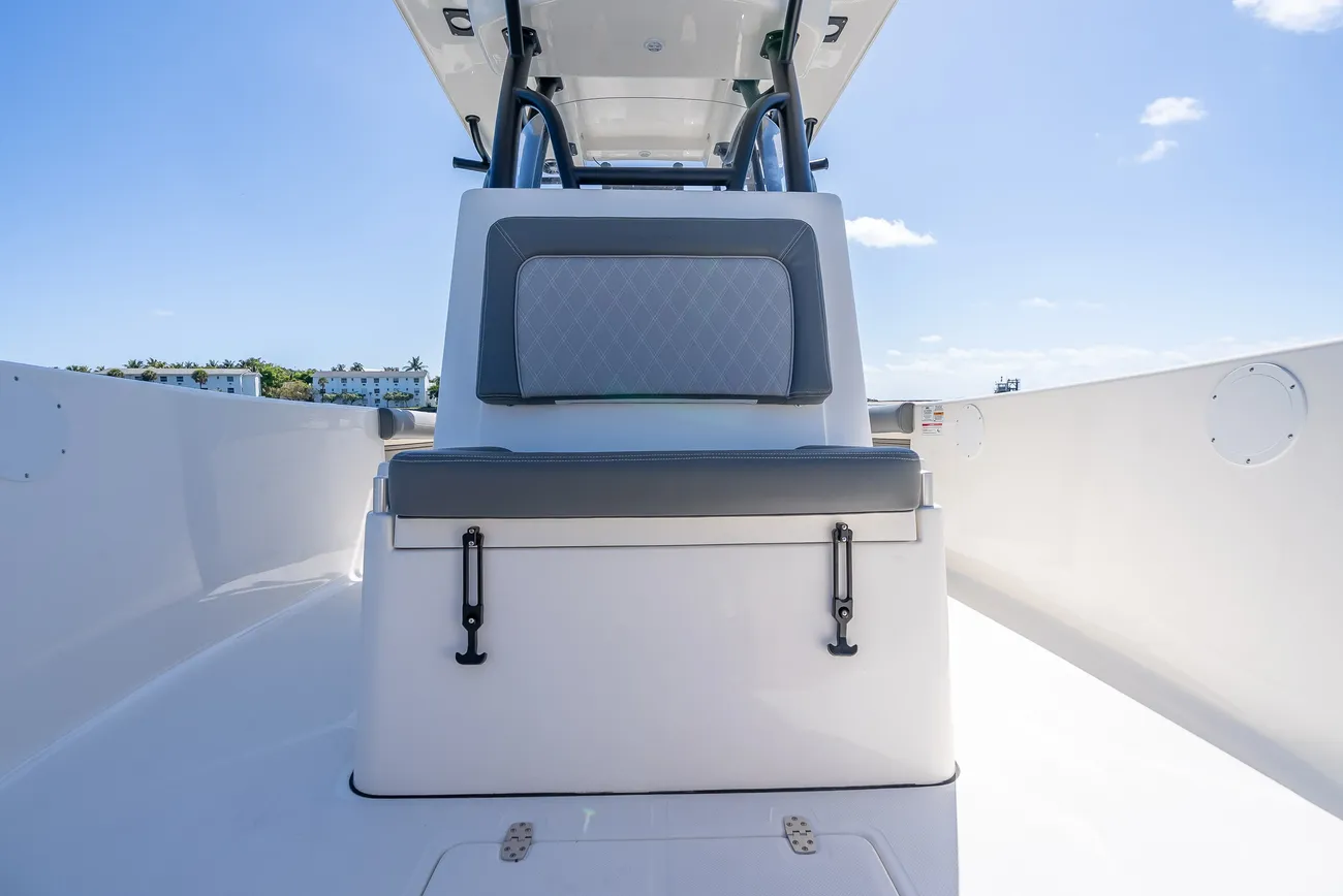 Sea Born LX27 Center Console - Image 39