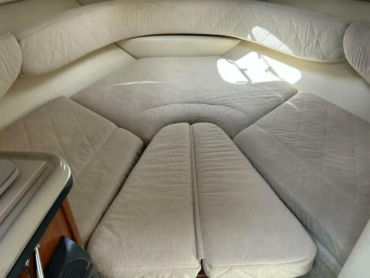 Sea Ray 240 Sundancer - Image 8