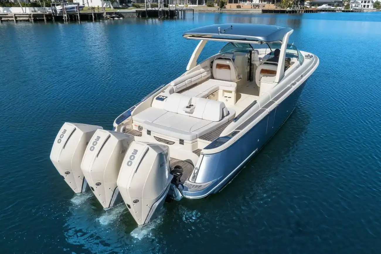 Chris-Craft Launch 35 GT OB - Image 11