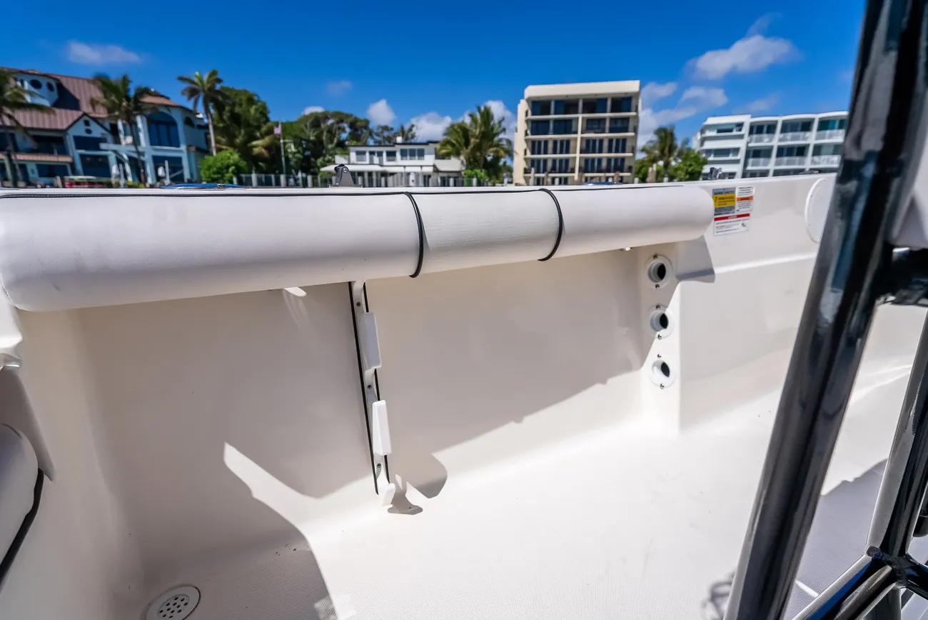 Sea Born LX21 - Image 48