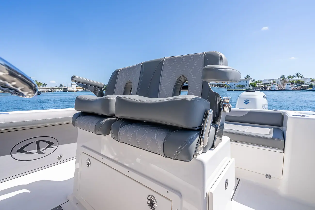 Sea Born LX27 Center Console - Image 35
