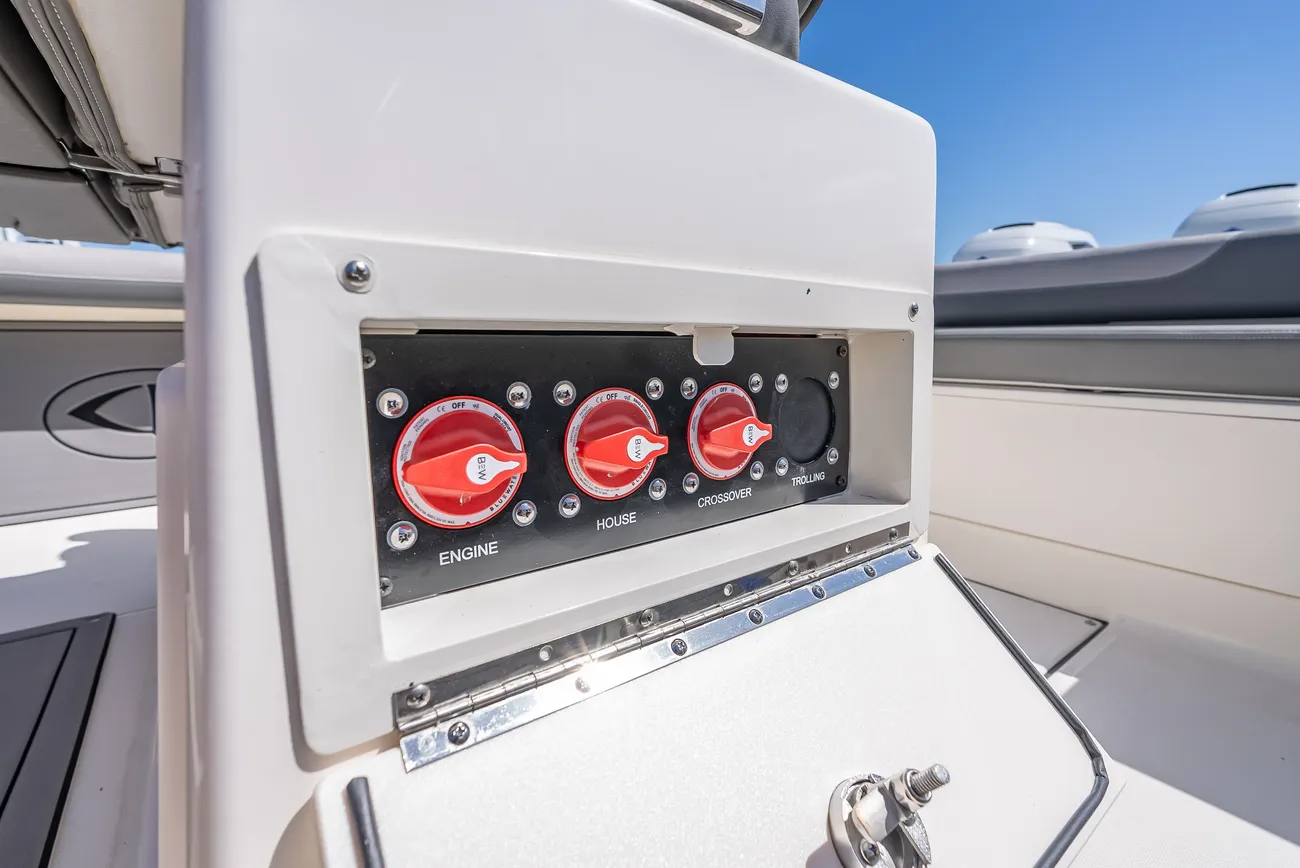 Sea Born LX27 Center Console - Image 37