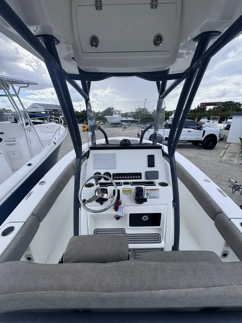 Sea Fox Boats 228 Commander - Image 12