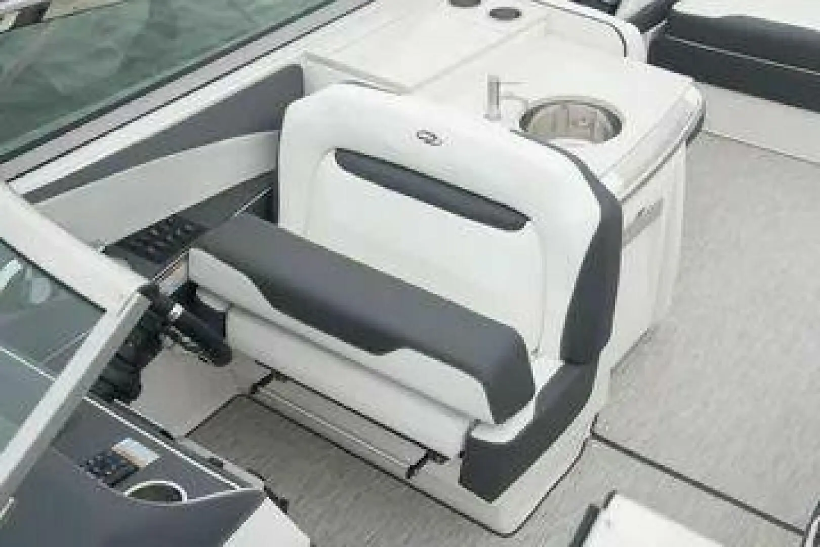 Regal 3200 - Image 11