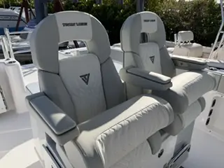 Twin Vee 28 GF - Image 7