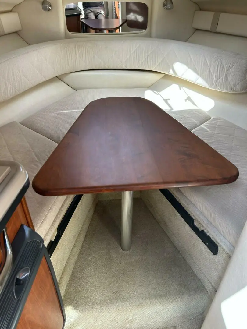 Sea Ray 240 Sundancer - Image 9