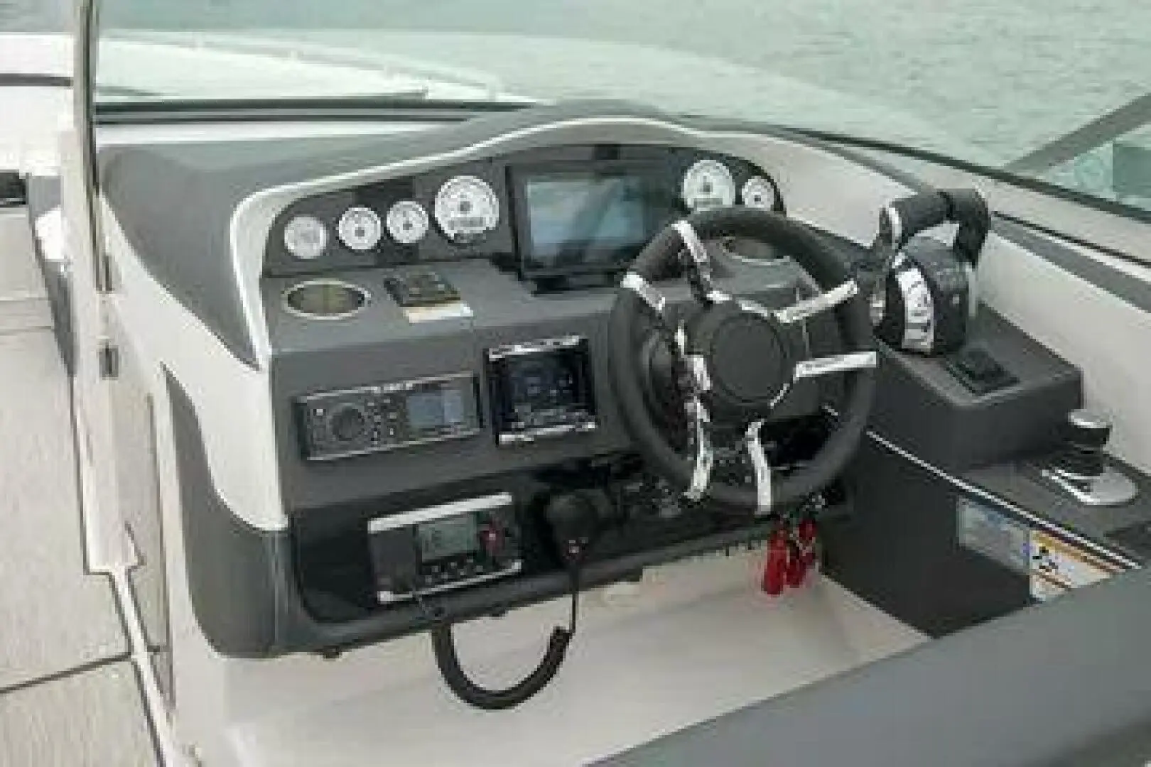 Regal 3200 - Image 12