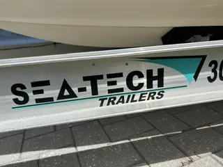 Sea Ray 240 Sundancer - Image 19