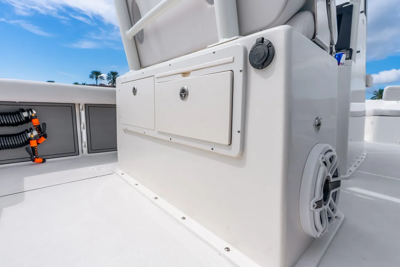 Sea Born LX24 Center Console - Image 40
