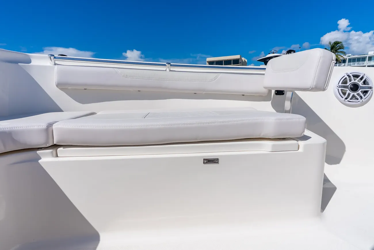 Sea Born LX27 Center Console - Image 19