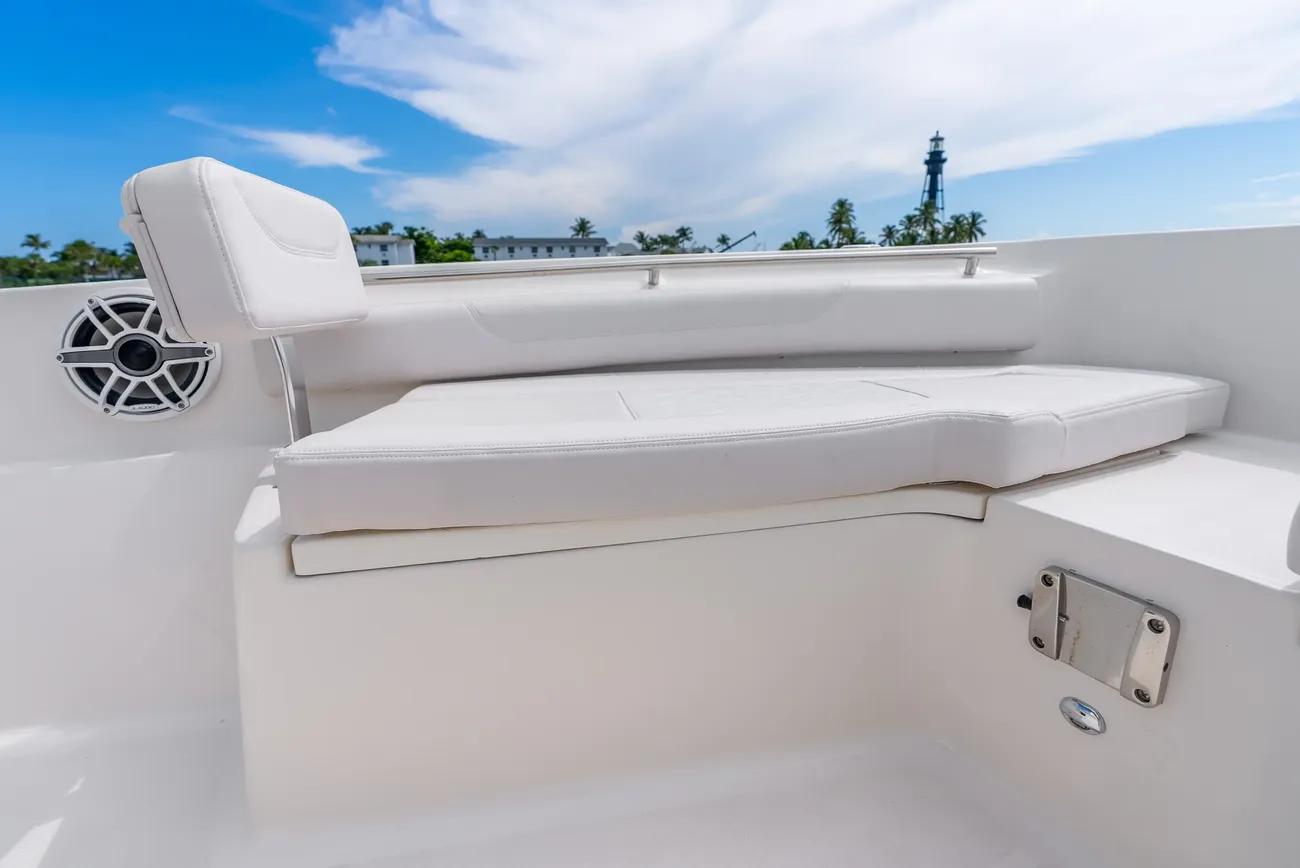 Sea Born LX24 Center Console - Image 26