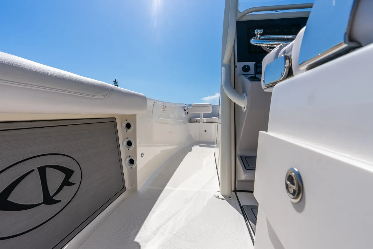 Sea Born LX27 Center Console - Image 30