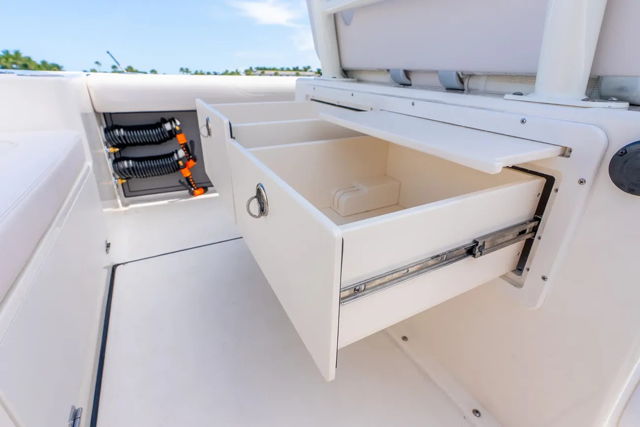 Sea Born LX24 Center Console - Image 41